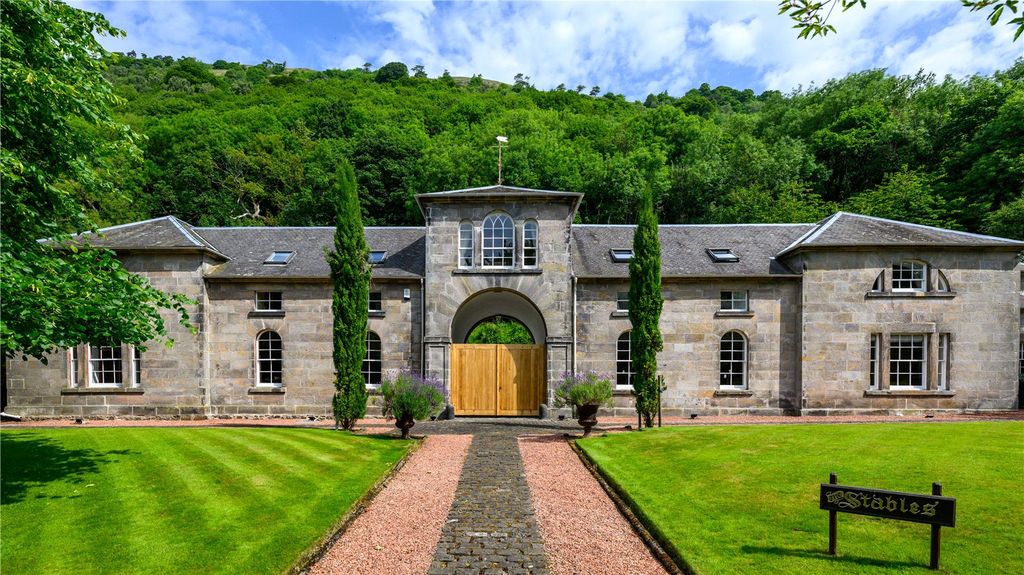 Property photo 1 of 27 The Stables