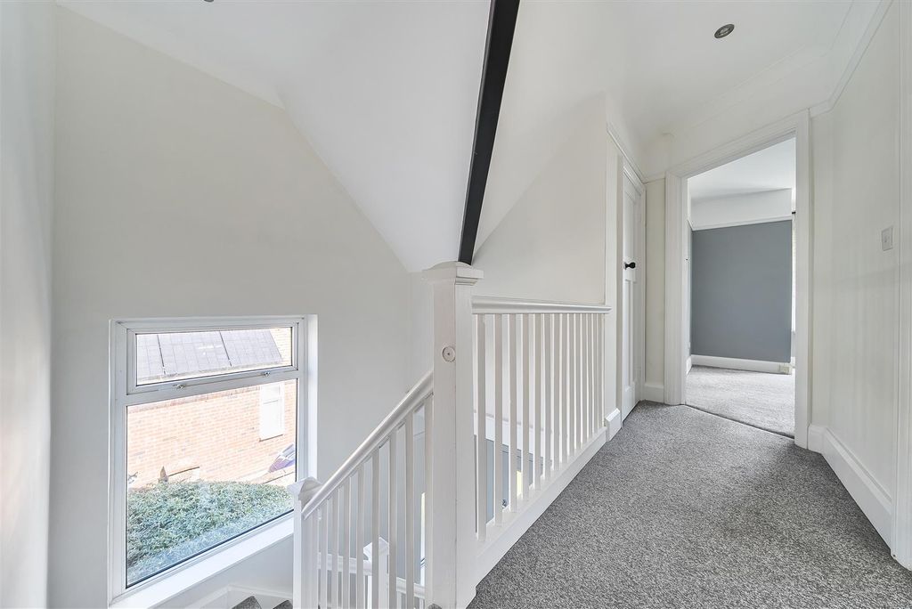Property photo 3 of 17 1350140-6-68Baf145E44A5.Jpg
