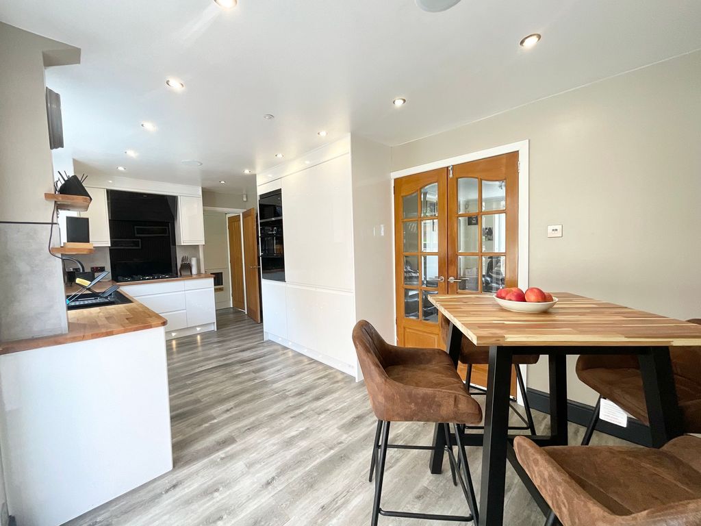 Property photo 3 of 24