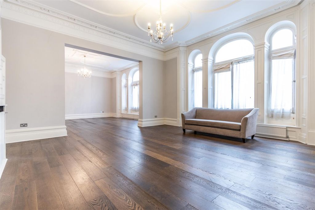 Property photo 1 of 8 Diner-Lounge (1 Of 1).Jpg