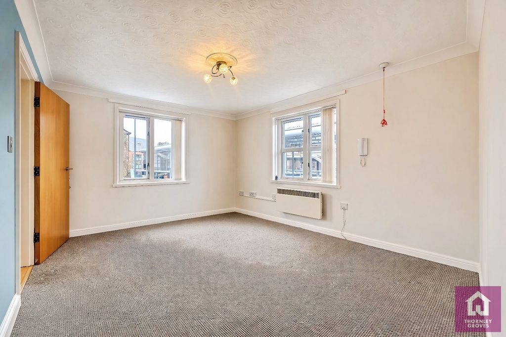 Property photo 2 of 11 Picture No. 12