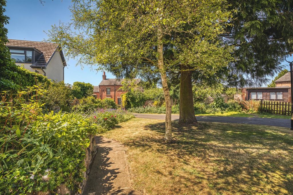 Additional image 40 of 5 bed detached house for saleSchool Lane, Chellaston, Derby DE73