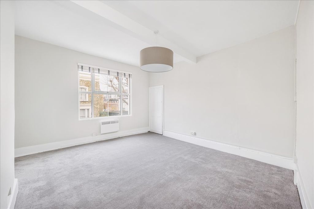 Property photo 2 of 8