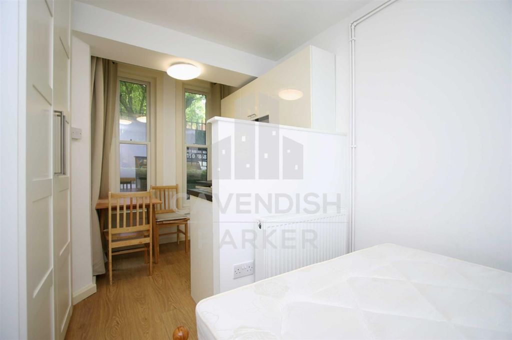 Property photo 3 of 8