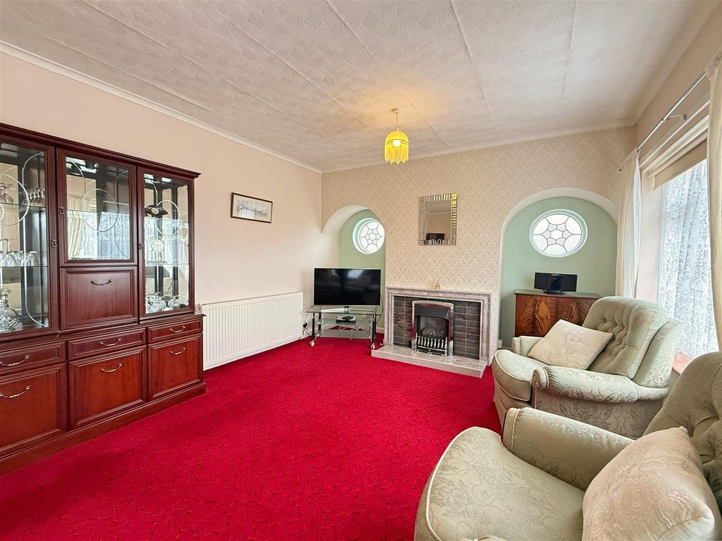 Property photo 3 of 12 Rawlin Close 15 - Lounge 2.Jpg