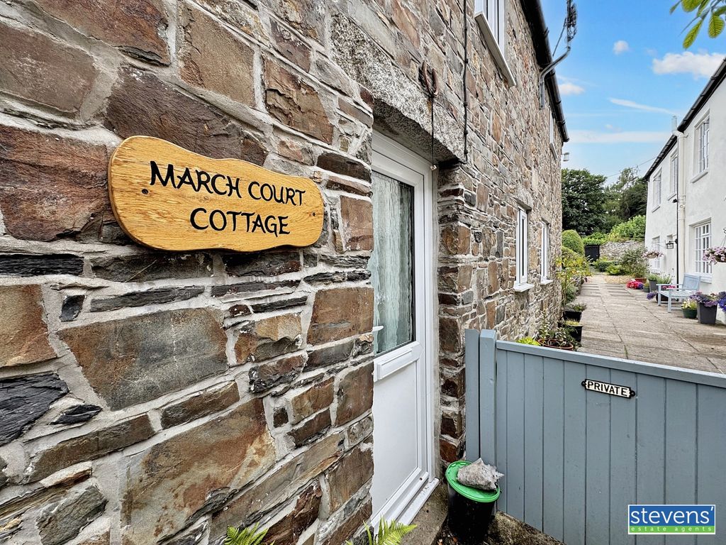 Property photo 2 of 11 Image00001