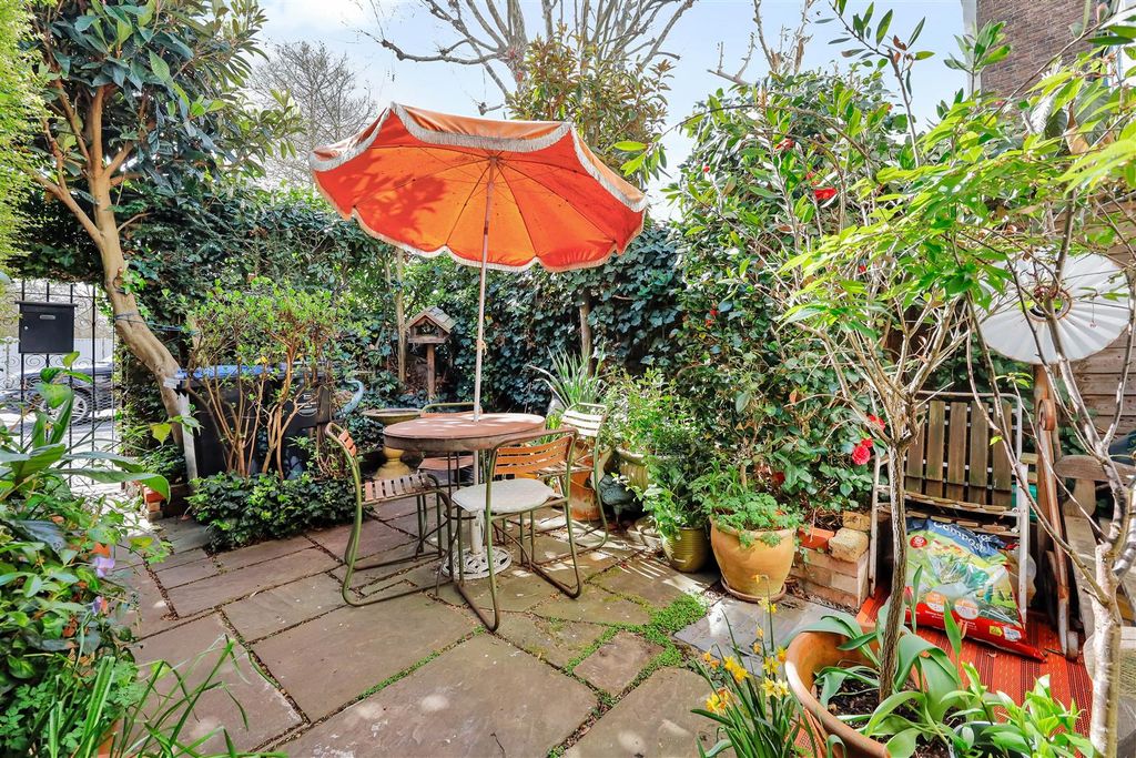 Property photo 3 of 10