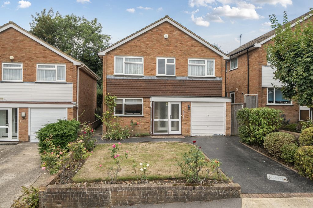 Property photo 1 of 19 1349870-2-68B99F1...