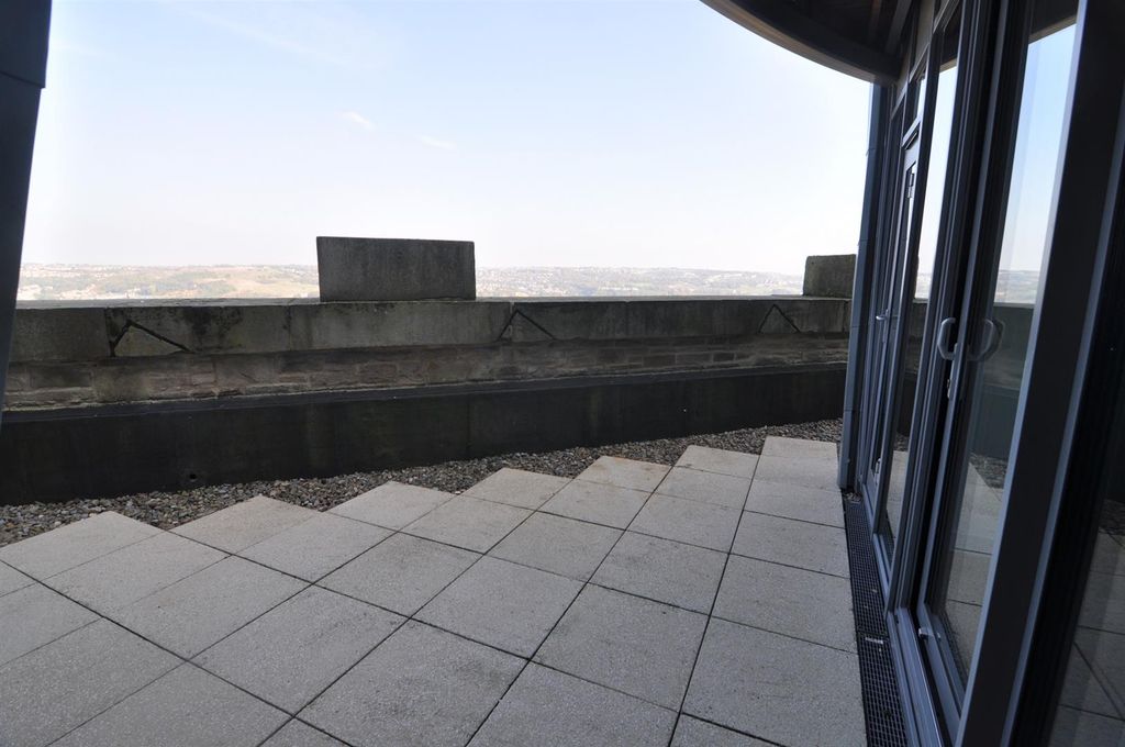 Property photo 2 of 8 External View