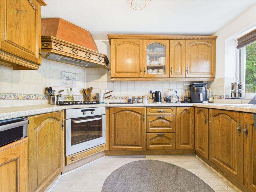 Property photo 3 of 33