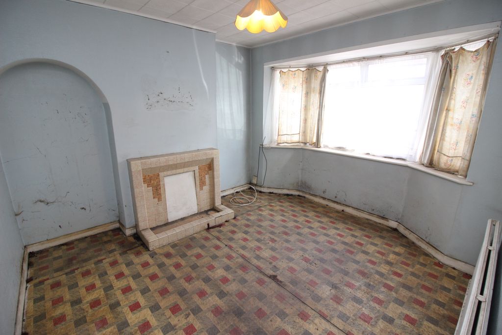 Property photo 2 of 9