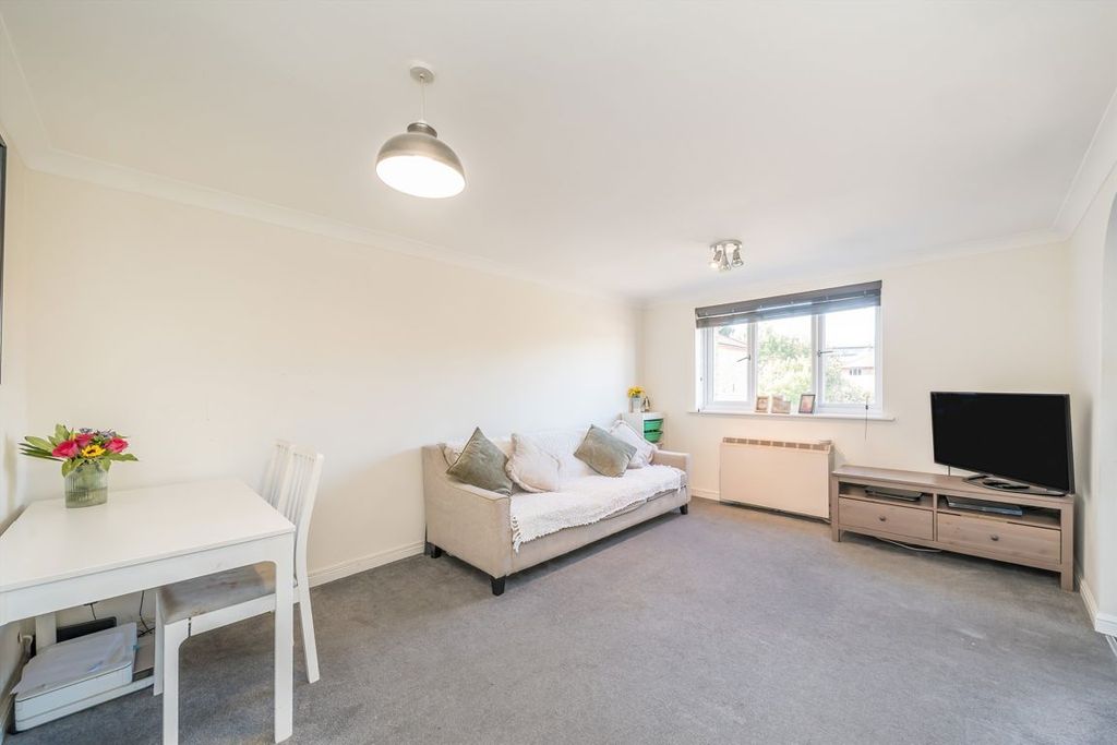 Property photo 2 of 5