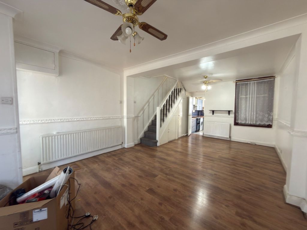 Property photo 2 of 10 1
