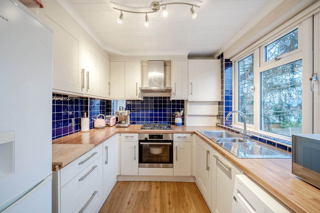 Property photo 3 of 20 Picture No. 12