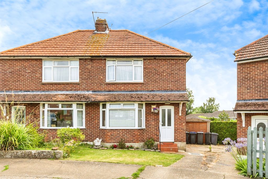Property photo 2 of 17