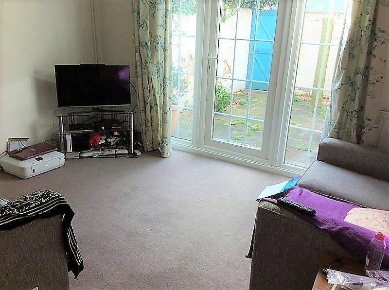 Property photo 3 of 11 Lounge 1.0.Jpg