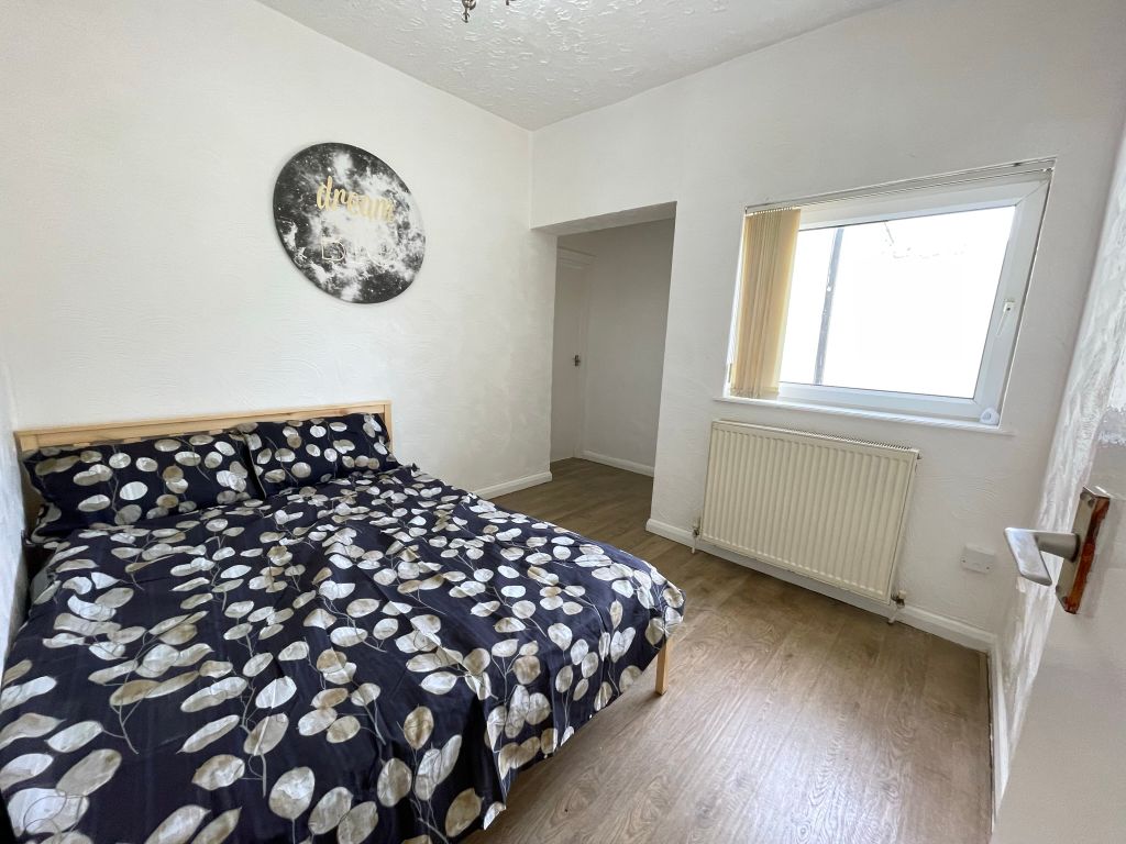 Property photo 1 of 6 Bedroom 1