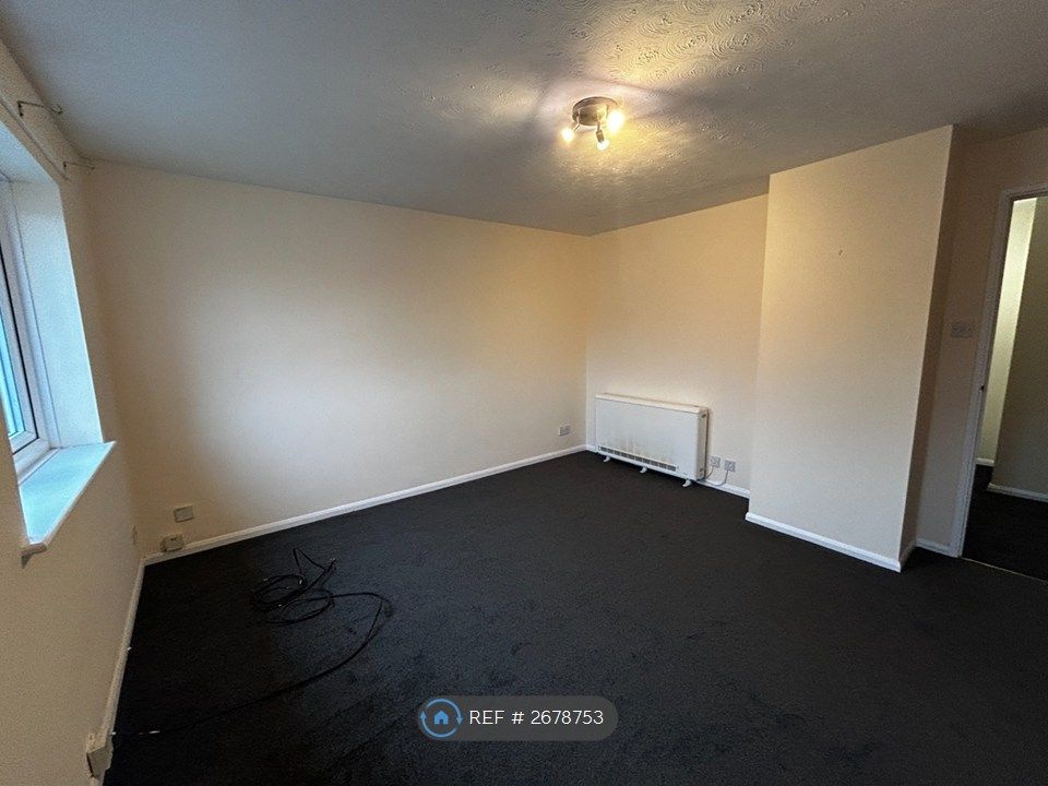 Property photo 2 of 8 Lounge