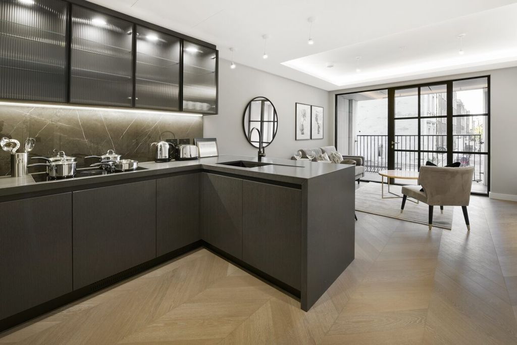 Property photo 2 of 23 Jll