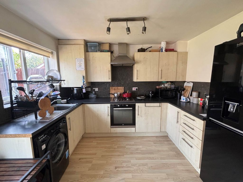 Property photo 3 of 11