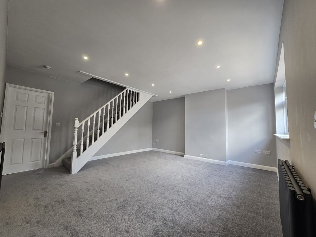 Property photo 2 of 13 Photo 1