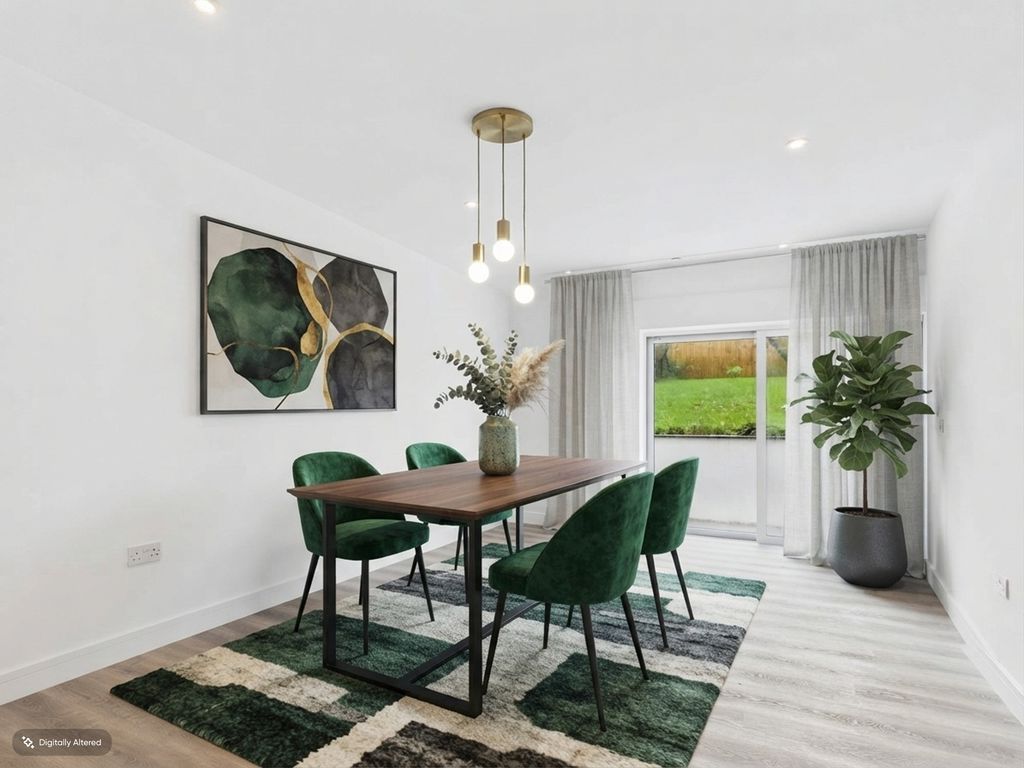 Property photo 3 of 18 Dining Room