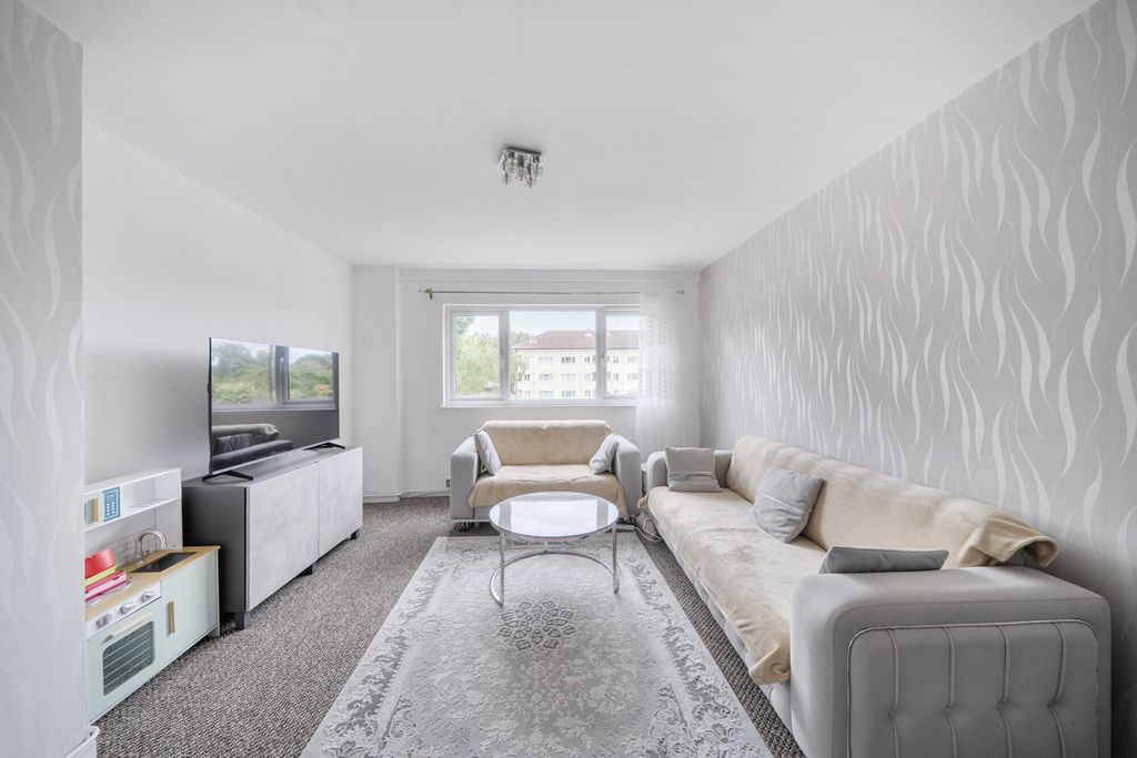 Property photo 3 of 11 1465961-10-6A0d99...
