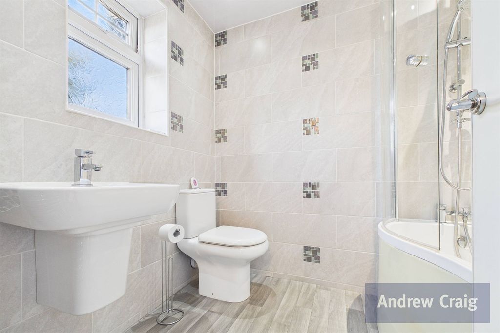 Property photo 3 of 22 Bathroom