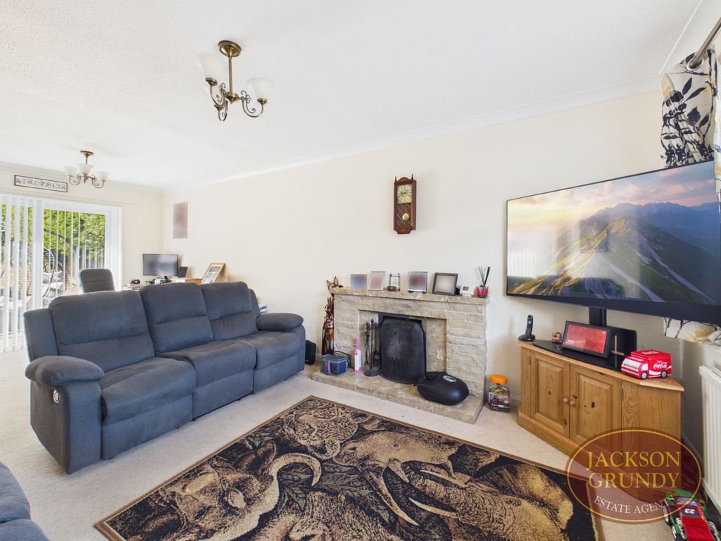 Property photo 2 of 16 Parkfield Road