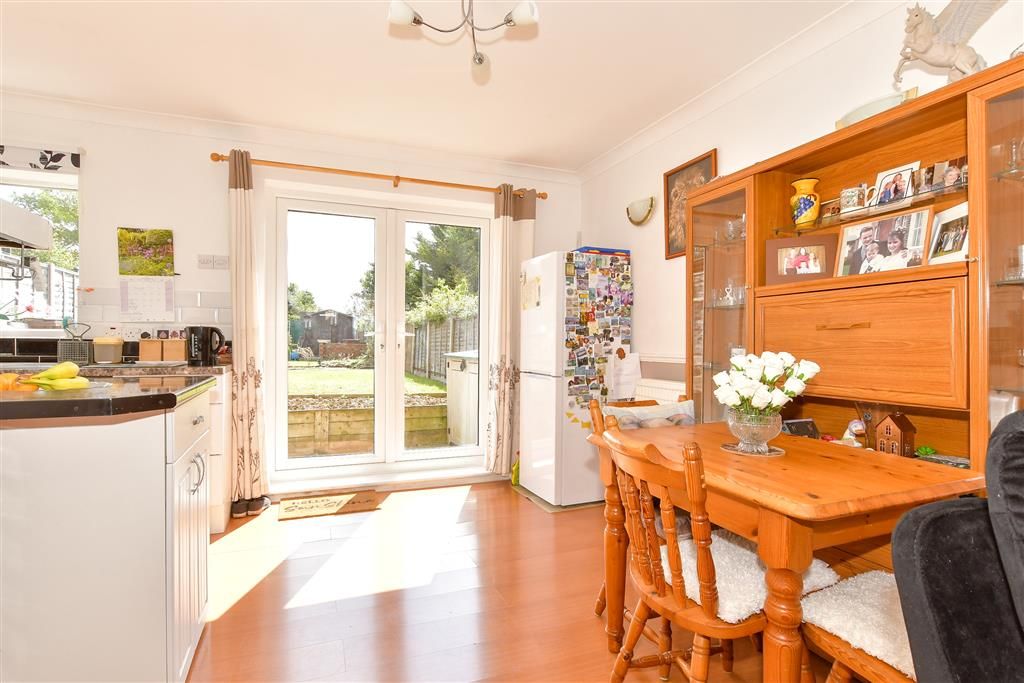 Property photo 3 of 9 Kitchen/Dining Area