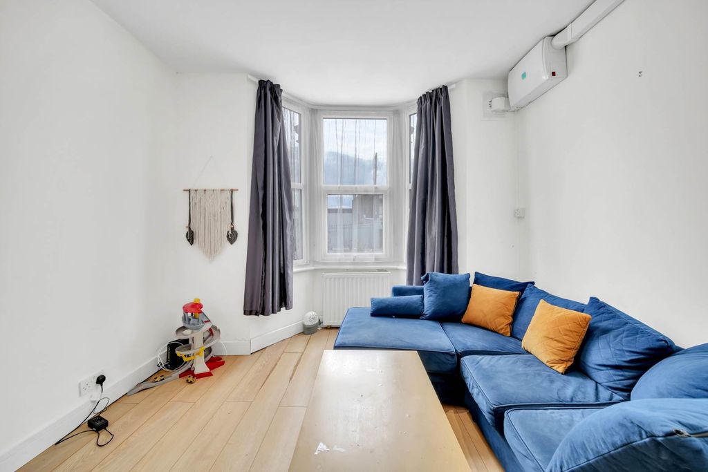 Property photo 2 of 12