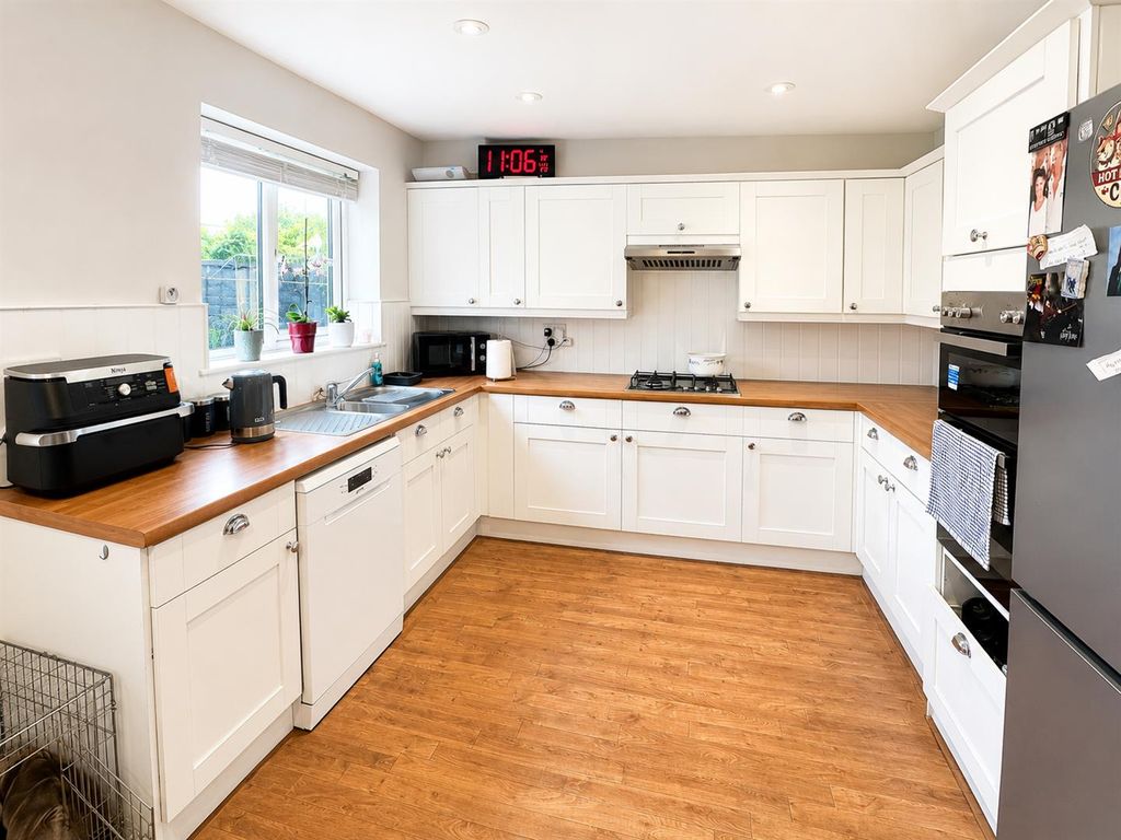 Property photo 2 of 14 Coopers Estate Agents