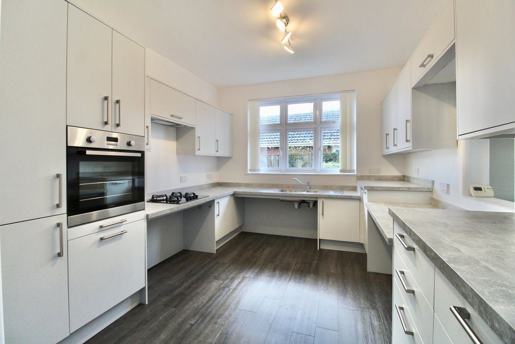 Property photo 2 of 22