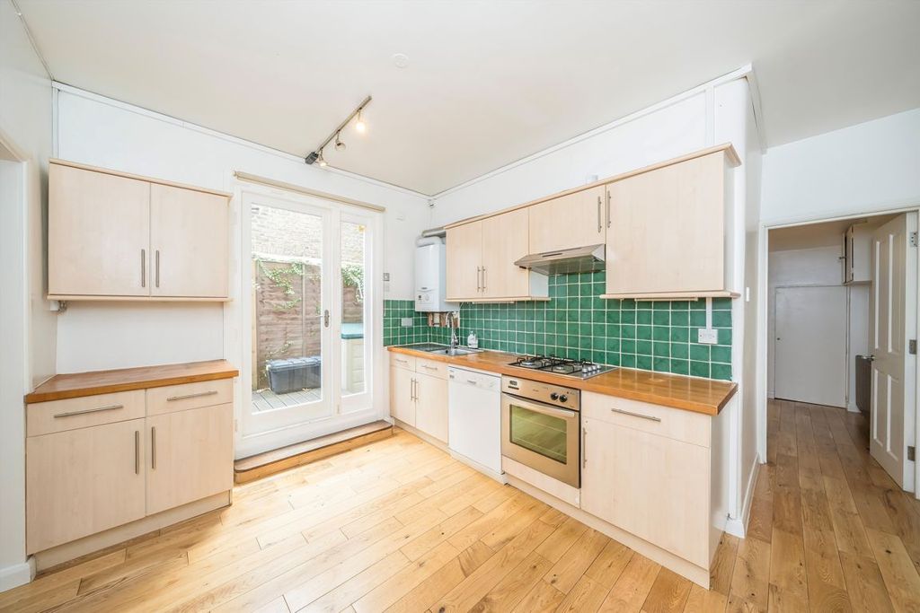 Property photo 3 of 6
