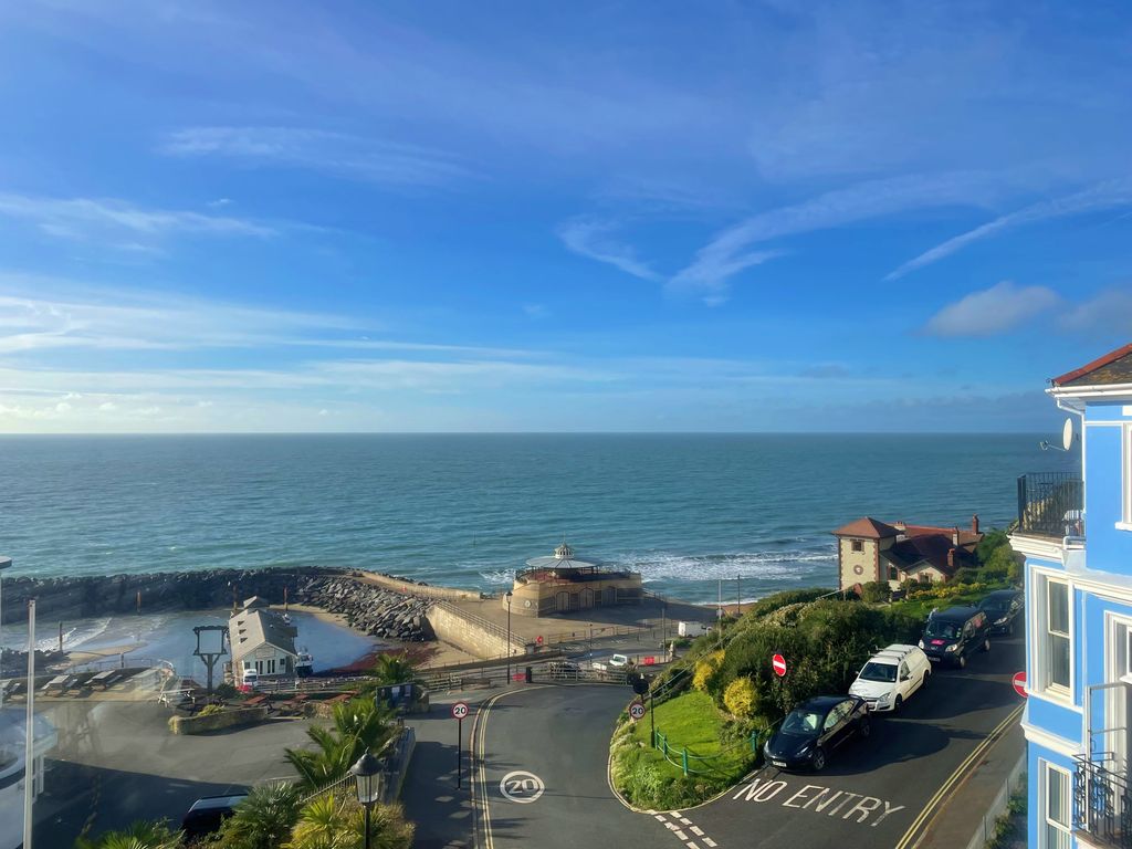 Property photo 2 of 13