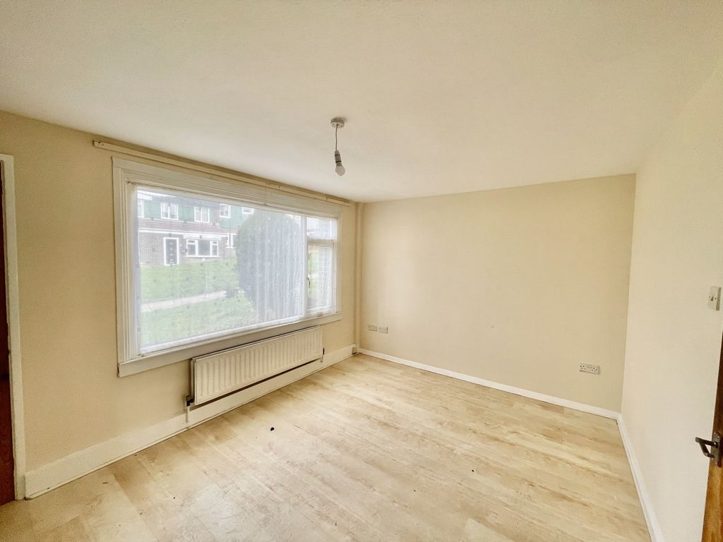 Property photo 1 of 11 3 Bedroom Terraced For Rent