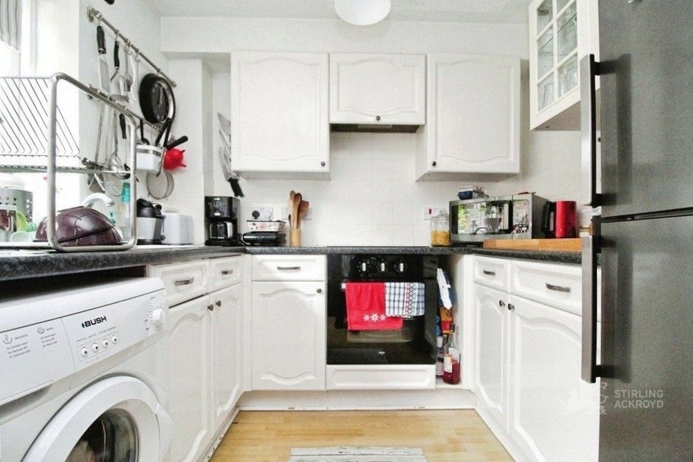 Property photo 3 of 9 Kitchen