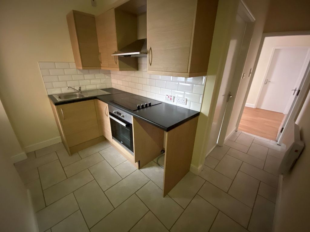 Property photo 2 of 9 Kitchen