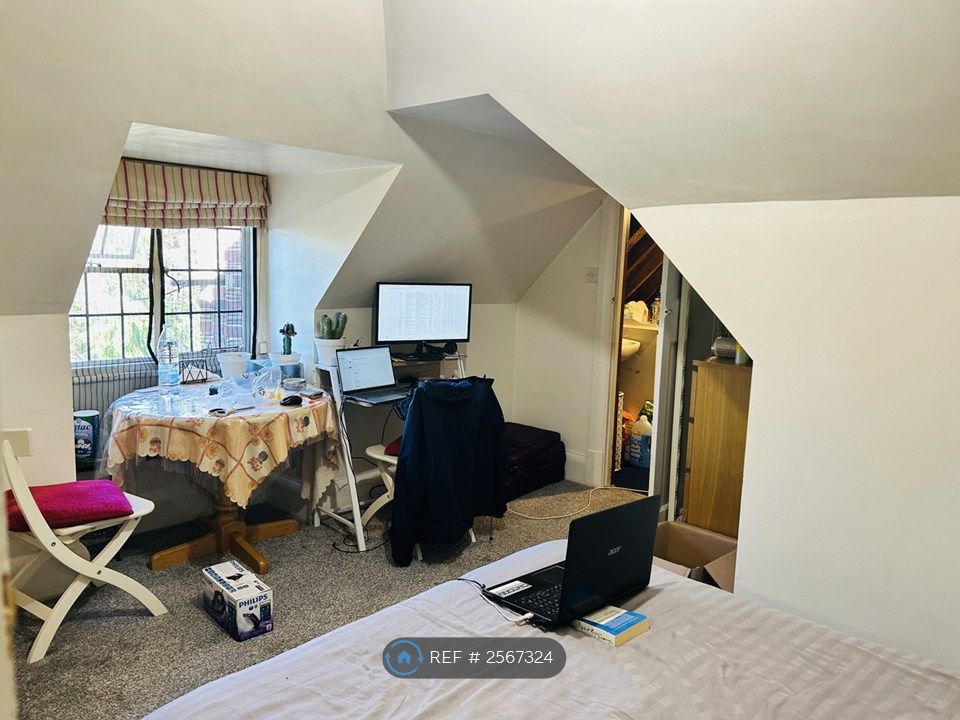 Property photo 2 of 6 Bedroom Showing Dining Area