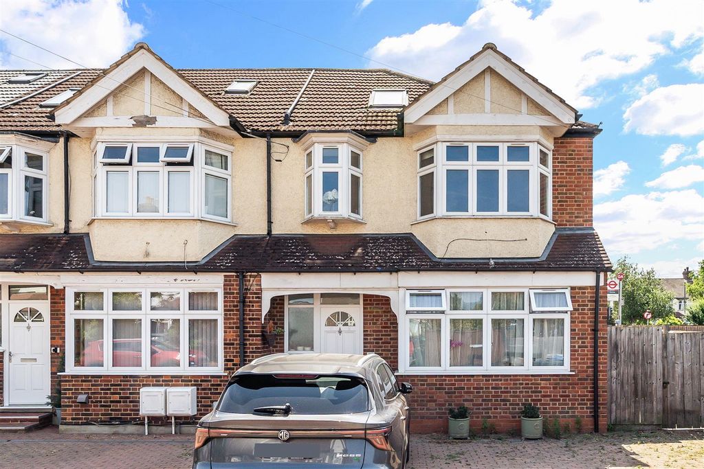 Property photo 2 of 12 Meadway (12).Jpg