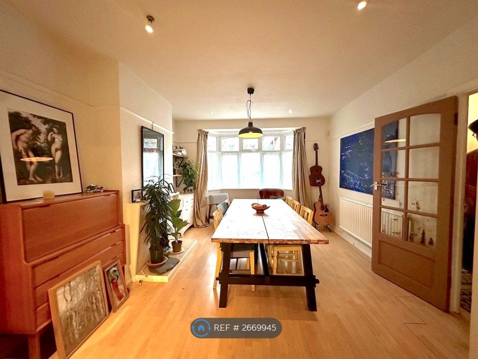 Property photo 2 of 20 Living Area - 1