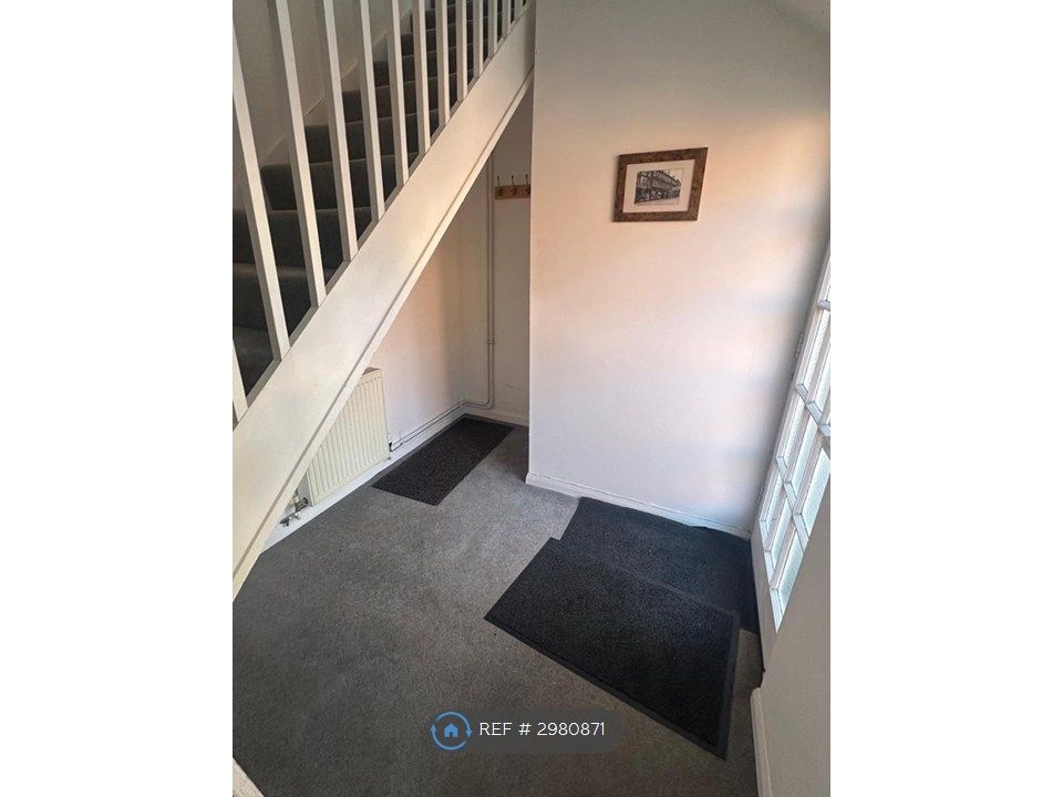Property photo 2 of 21 Entrance