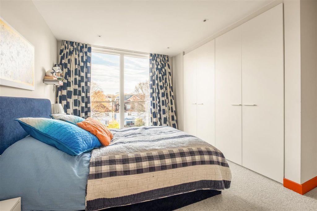 Additional image 15 of 3 bed flat to rentPalmeira Avenue, Hove BN3