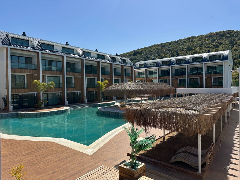 Property photo 2 of 25 Tranquil Duplex Property For Sale In Alanya – Olympic Communal Pool