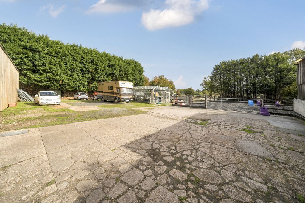 Property photo 3 of 12 1360643-19-68Dd703213842