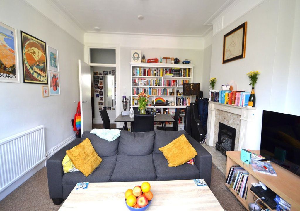 Property photo 2 of 21