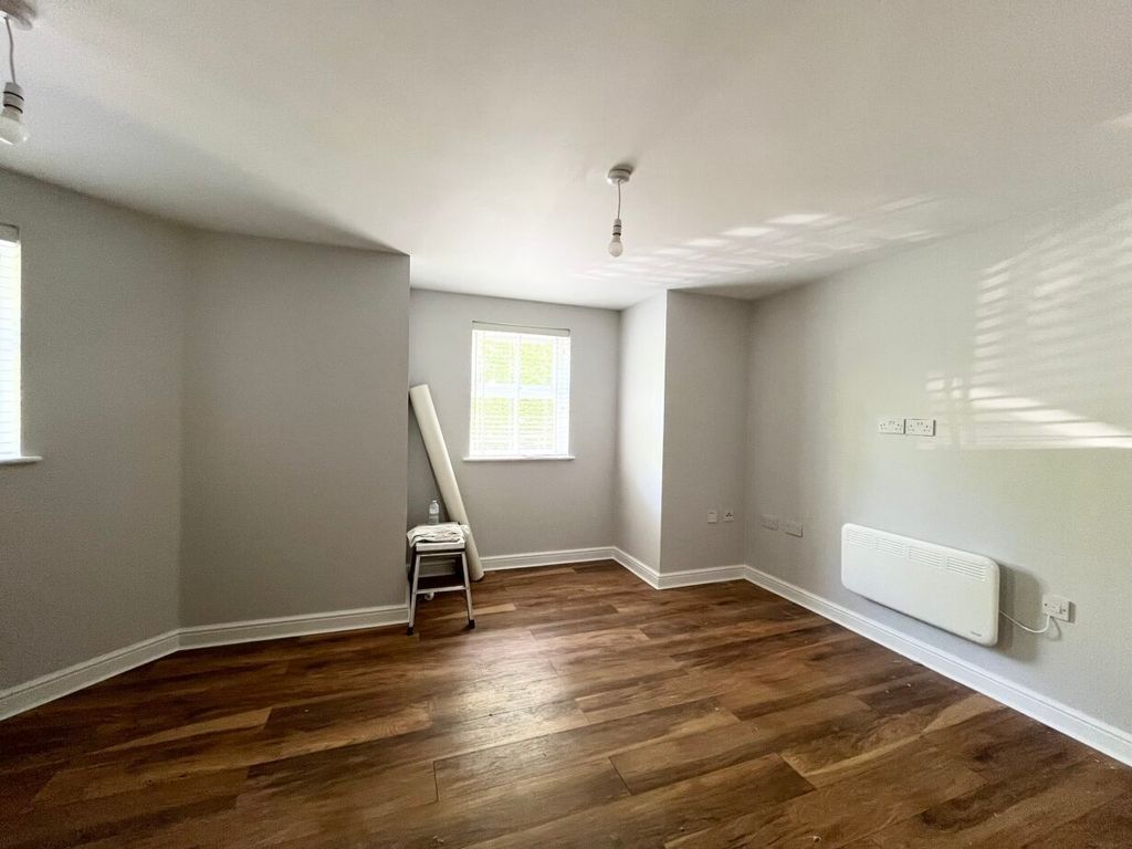 Property photo 2 of 7 Living Room