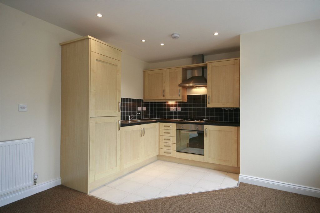 Property photo 2 of 20 Picture No. 24