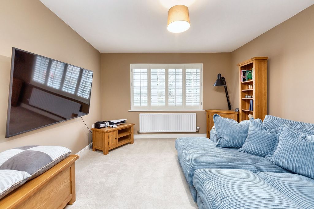 Property photo 2 of 30