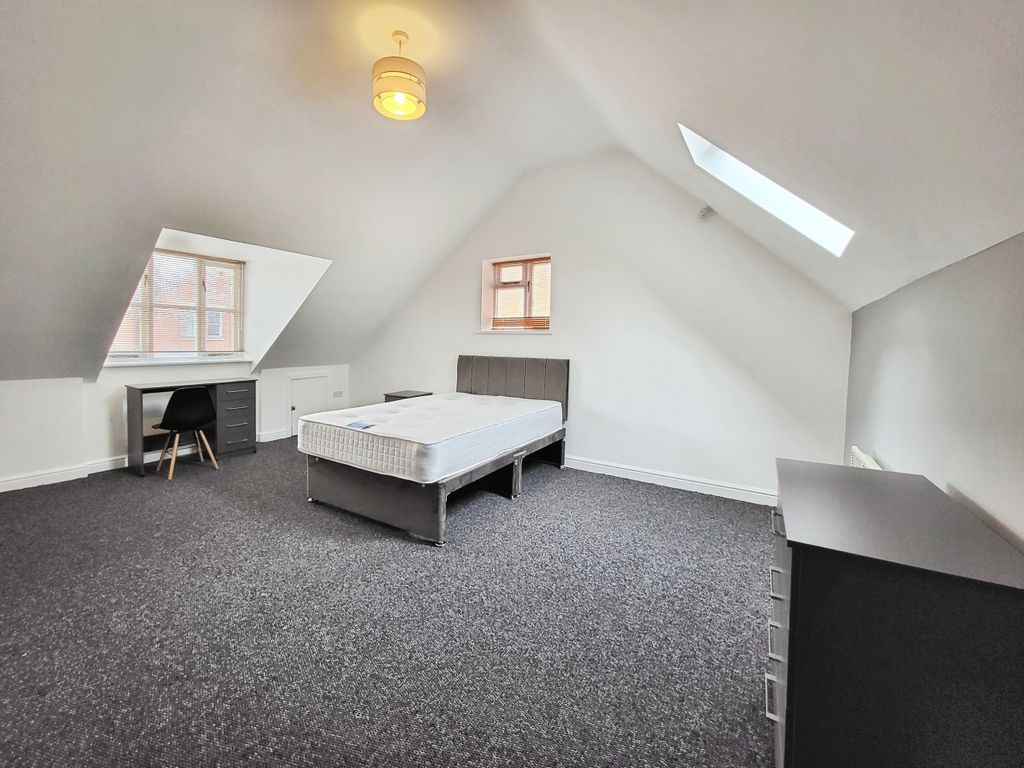 Property photo 2 of 11 Bedroom